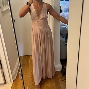 Maxi dress with cutout back